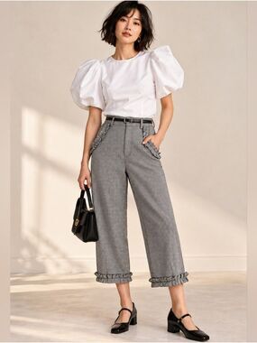 SEEK THE LABEL CROP BLACK WHITE RUFFLE HIGH RISE BLOOMER PANT SIZE SMALL EUC